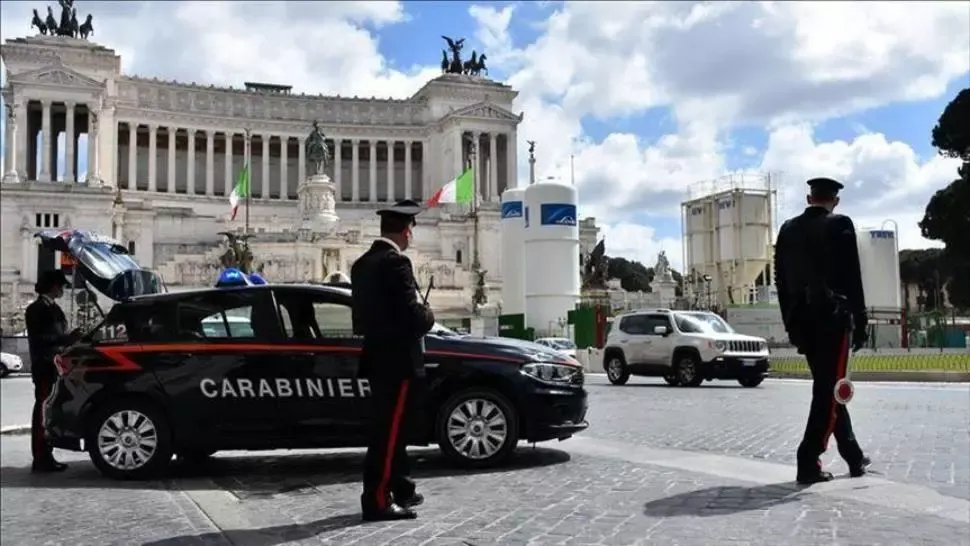 Patru români, arestați după ce au bătut un YouTuber în Roma