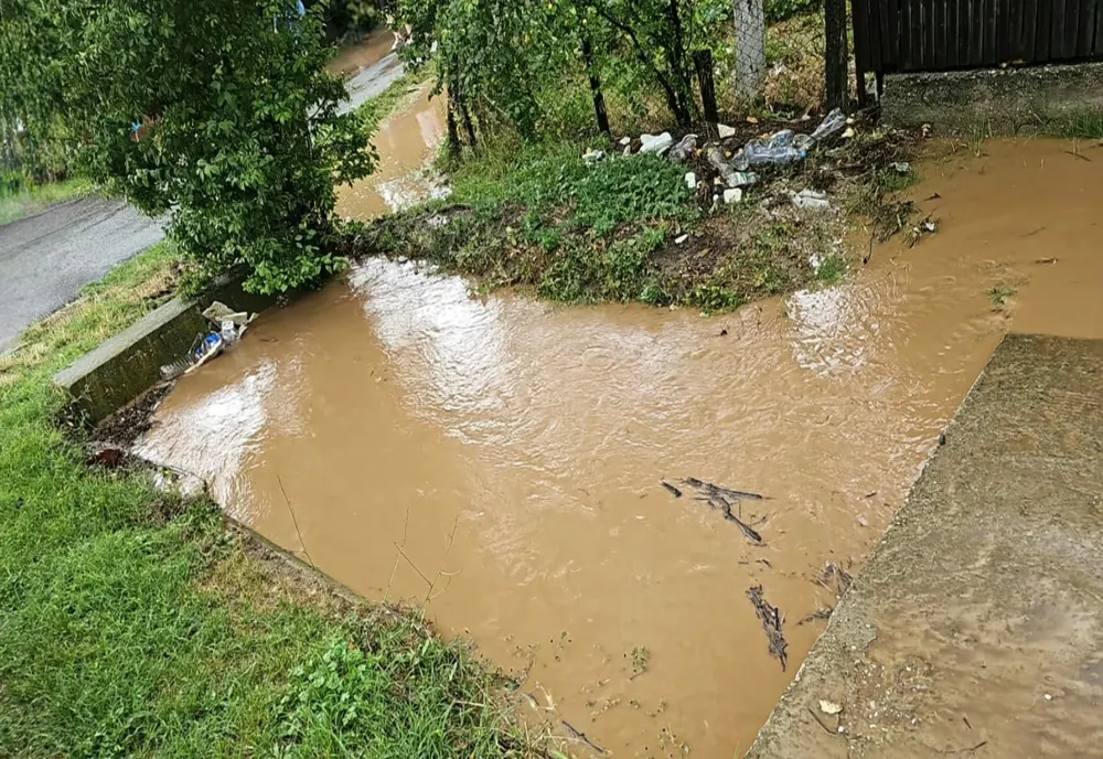 Pericol de contaminare a apei potabile, în zonele afectate de inundații din județul Arad. Direcția de Sănătate Publică, avertisment pentru populație