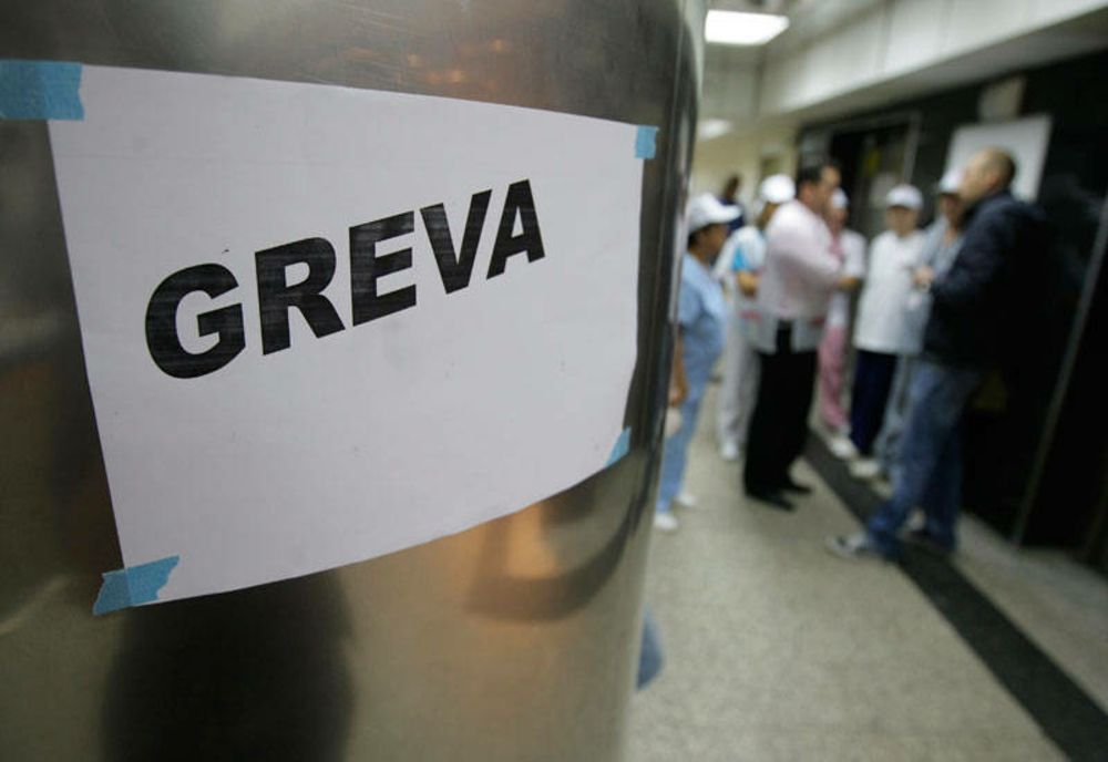 Angajații din Sănătate se pregătesc de grevă! Sindicaliștii strâng semnături pentru declanşarea conflictului colectiv de muncă