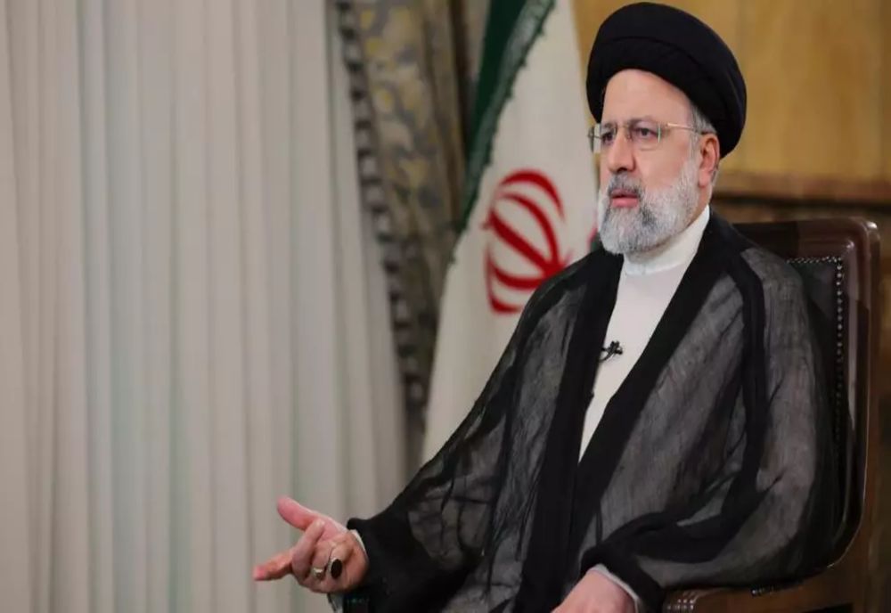 Elicopterul care îl transporta pe președintele Iranului, forțat să aterizeze de urgență. Echipele de salvare caută aparatul de zbor