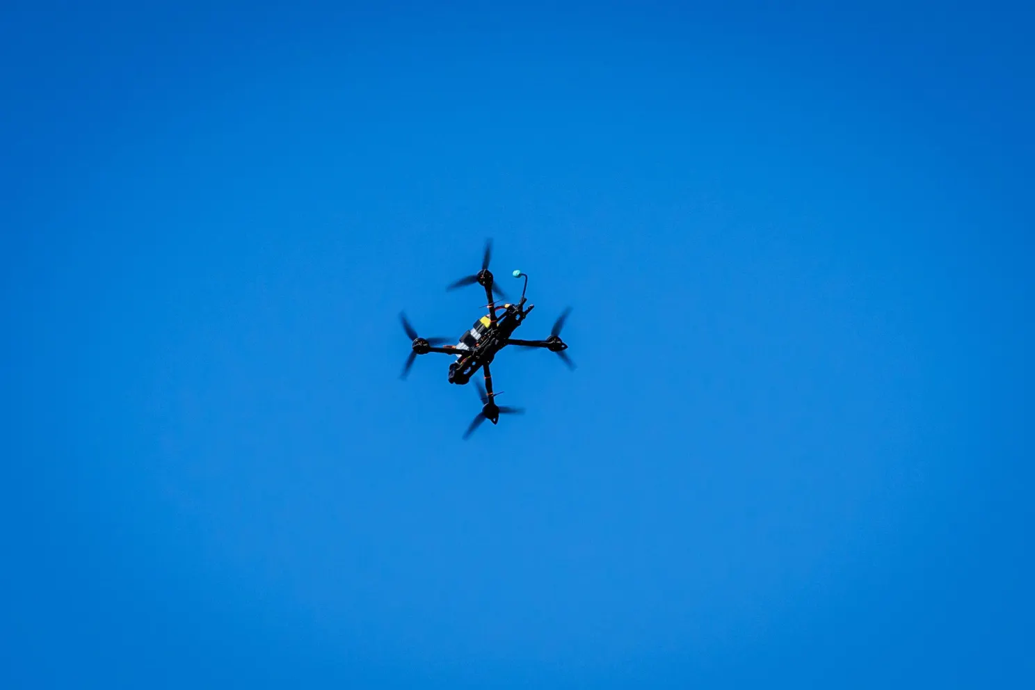 Avioanele NATO au doborât o dronă care a pătruns în spațiul aerian al Lituaniei. Polonia a ridicat avioanele de luptă