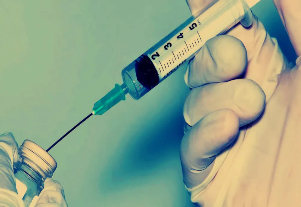 Ciolacu, atac la George Simion: "Este o ipocrizie cinică să minţi şi să sperii oamenii pentru voturi. Vaccinarea nu a fost şi nu va fi obligatorie"