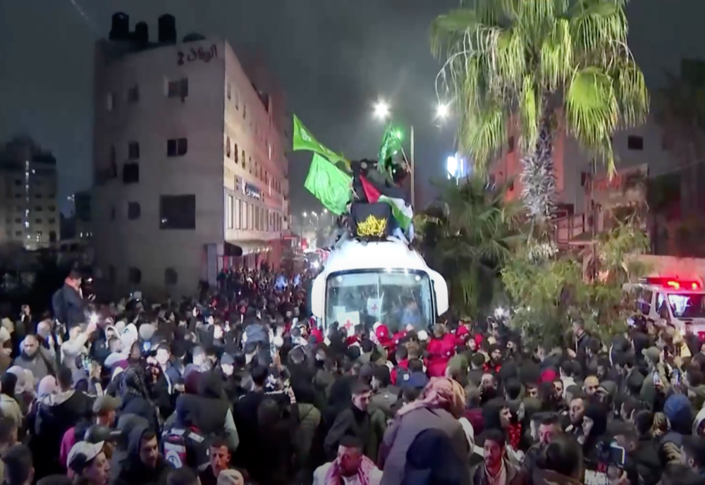 ISRAEL ELIBEREAZĂ UN PRIM GRUP DE PRIZONIERI PALESTINIENI ÎN CADRUL ACORDULUI DE ÎNCETARE A FOCULUI